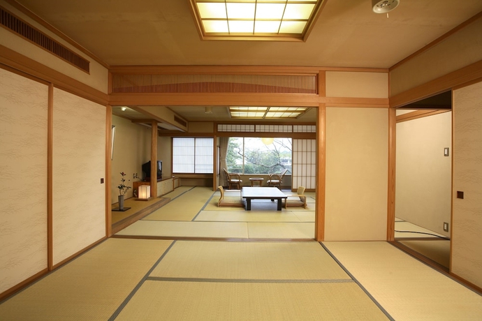 Imagen de la habitación del Hotel Kaike Onsen Tokoen. Foto 9