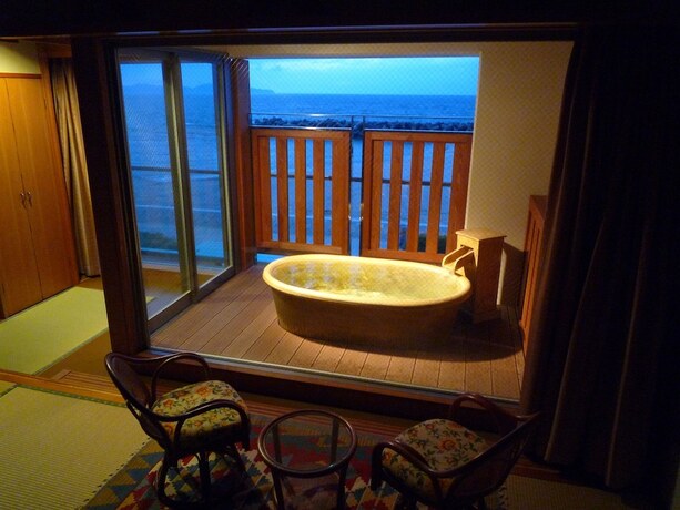 Imagen de la habitación del Hotel Kaike Shogetsu. Foto 28