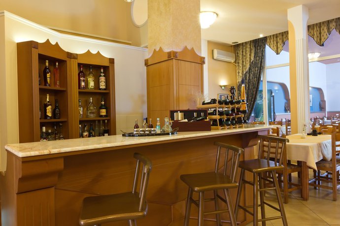 Imagen del bar/restaurante del Hotel Kaikis. Foto 4