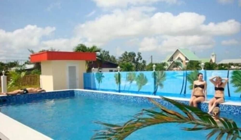 Imagen de la piscina del Hotel Kaikoesi Apartments. Foto 18