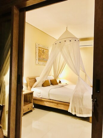 Imagen de la habitación del Hotel Kailash Bali. Foto 37