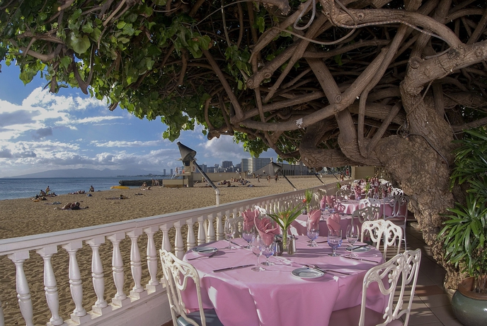 Imagen del bar/restaurante del Hotel Kaimana Beach. Foto 4