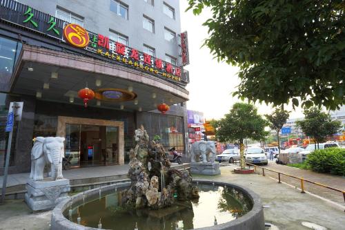 Imagen de los exteriores del Hotel Kaiserdom Changsha South Station. Foto 10