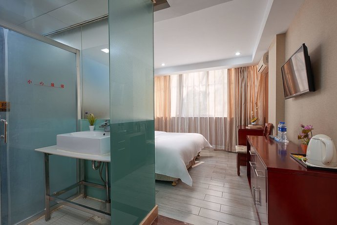 Imagen de la habitación del Hotel Kaiserdom China Plaza. Foto 11