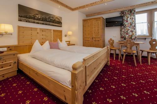 Imagen de la habitación del Hotel Kaiserhotel Kitzb&uuml;hler Alpen. Foto 3