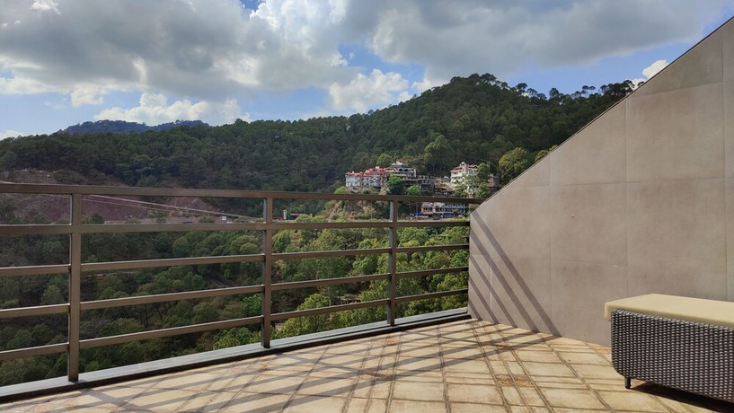 Imagen de la habitación del Hotel Kaithal Resort - Kasauli. Foto 11