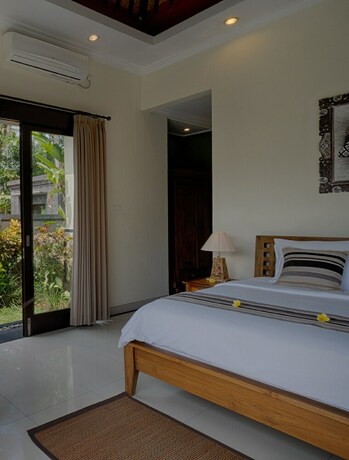 Imagen de la habitación del Hotel Kaja Villa. Foto 22