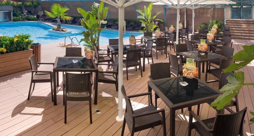 Imagen de los exteriores del Hotel Kaktus Playa. Foto 5