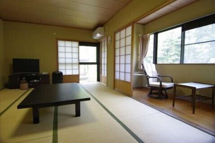 Imagen de la habitación del Hotel Kakusenan. Foto 9