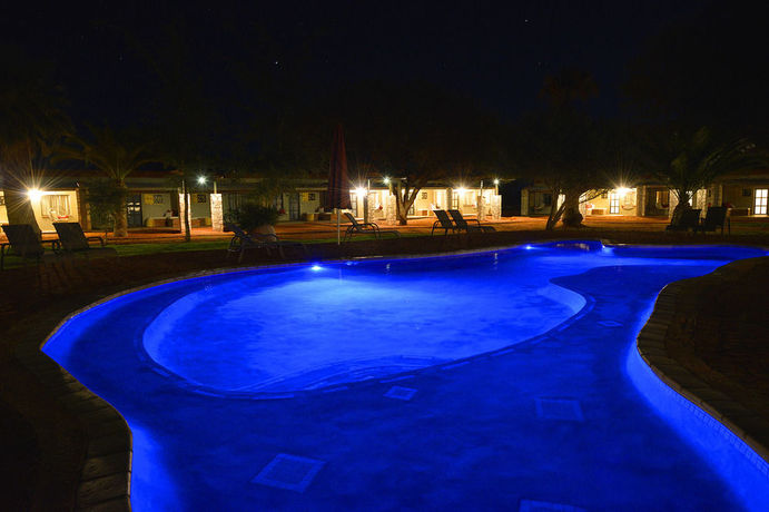 Imagen de la piscina del Hotel Kalahari Anib Lodge. Foto 15