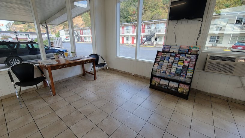 Imagen de los interiores del Hotel Kalama. Foto 8