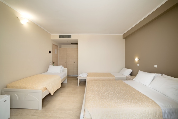 Imagen de la habitación del Hotel Kalamaki Beach. Foto 7