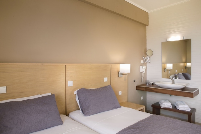 Imagen de la habitación del Hotel Kalamaki Beach. Foto 11