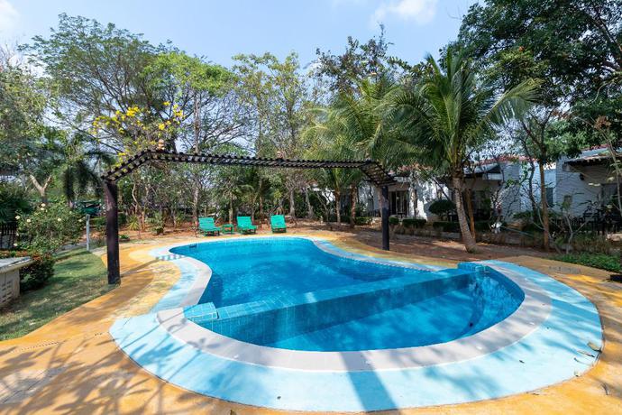 Imagen de la piscina del Hotel Kalamona Resort. Foto 14