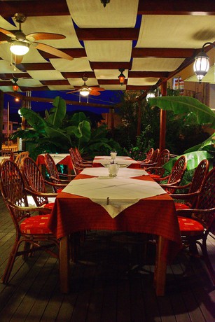 Imagen del bar/restaurante del Hotel Kalathos Sun. Foto 2