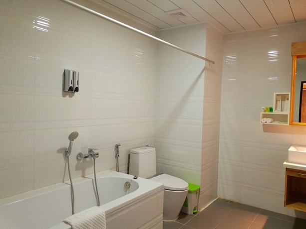 Imagen de la habitación del Hotel Kalaw Garden. Foto 17