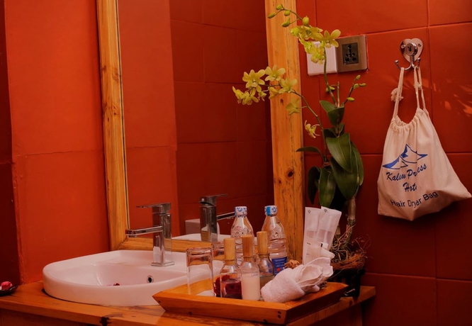 Imagen de la habitación del Hotel Kalaw Princess. Foto 13