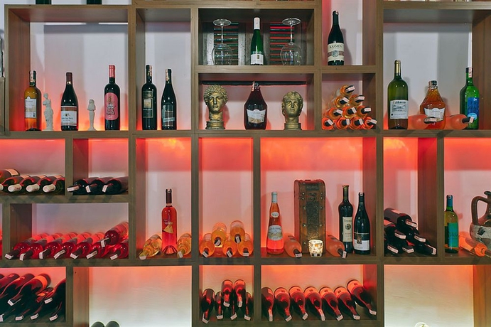 Imagen de los interiores del Hotel Kalehan. Foto 16