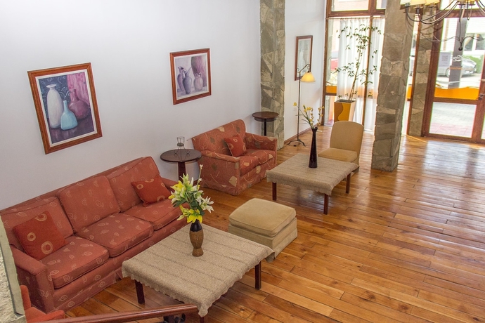 Imagen de los interiores del Hotel Kalenshen Cerro Calafate. Foto 18