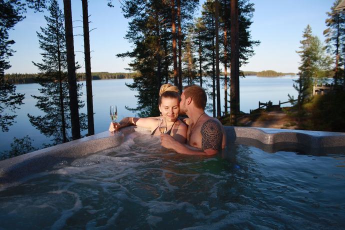 Imagen de la piscina del Hotel Kalevala. Foto 17