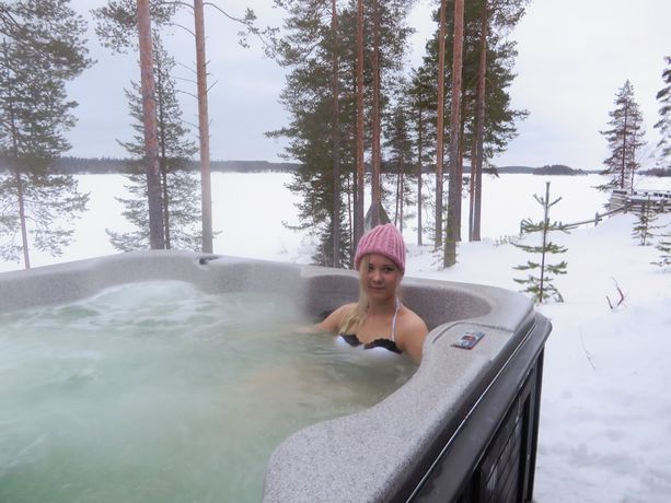 Imagen de la piscina del Hotel Kalevala. Foto 19