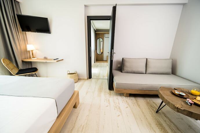 Imagen de la habitación del Hotel Kali Thea Suites. Foto 13