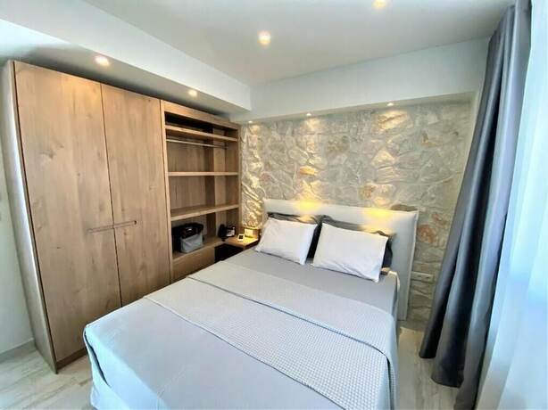Imagen de la habitación del Hotel Kali Thea Suites. Foto 17