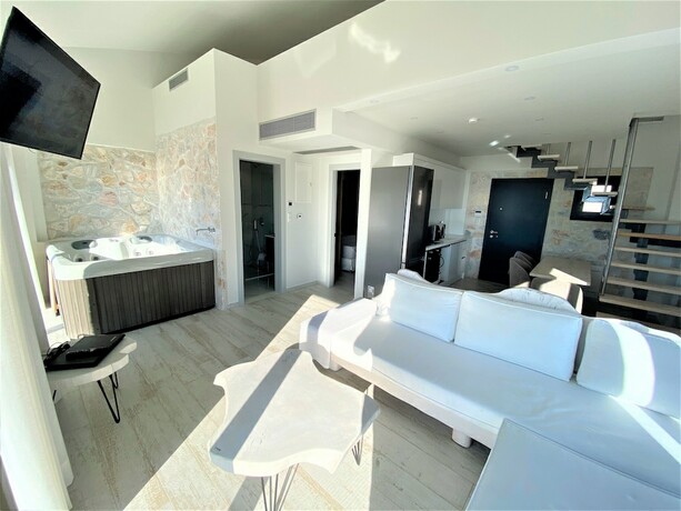 Imagen de la habitación del Hotel Kali Thea Suites. Foto 20