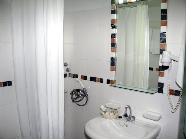 Imagen de la habitación del Hotel Kalidon. Foto 3