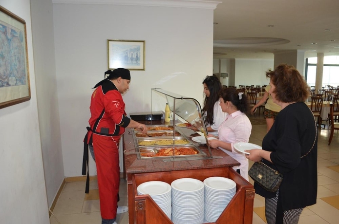 Imagen del bar/restaurante del Hotel Kalif. Foto 4