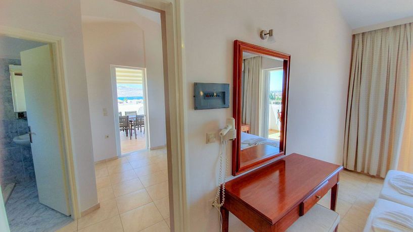 Imagen de la habitación del Hotel Kalimera, Stalos. Foto 4