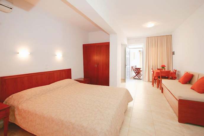 Imagen de la habitación del Hotel Kalimera, Stalos. Foto 7