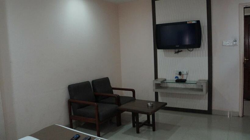 Imagen de la habitación del Hotel Kalinga, Indore. Foto 7