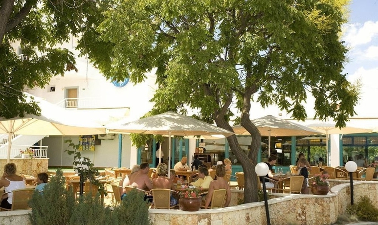 Imagen de los exteriores del Hotel Kaliopa. Foto 15