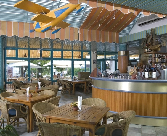 Imagen del bar/restaurante del Hotel Kaliopa. Foto 6