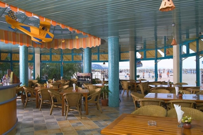 Imagen del bar/restaurante del Hotel Kaliopa. Foto 7
