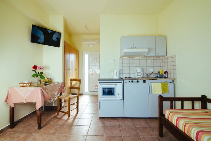 Imagen de la habitación del Hotel Kalithea Apartments. Foto 6