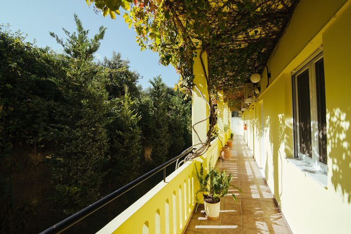 Imagen de los exteriores del Hotel Kalithea Apartments. Foto 13