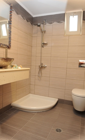 Imagen de la habitación del Hotel Kalithea. Foto 8