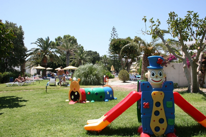 Imagen de los exteriores del Hotel Kalithea Sun & Sky. Foto 11