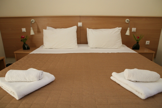 Imagen de la habitación del Hotel Kalives Resort. Foto 8