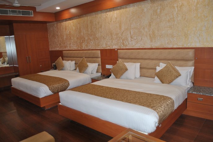 Imagen de la habitación del Hotel Kalka Royal. Foto 5