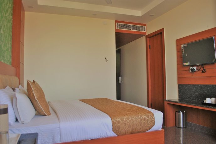 Imagen de la habitación del Hotel Kalka Royal. Foto 10