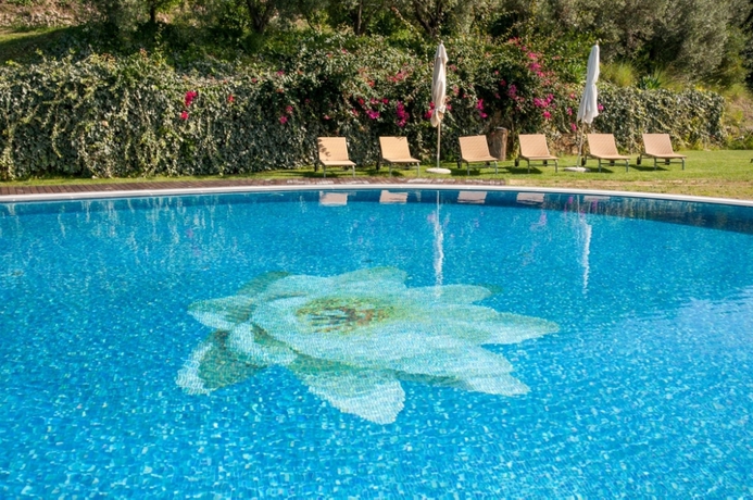 Imagen de la piscina del Hotel Kallikoros Country Resort and Spa. Foto 7