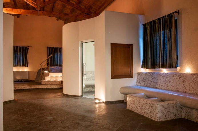 Imagen de la piscina del Hotel Kallikoros Country Resort and Spa. Foto 12