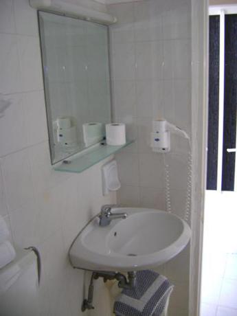 Imagen de la habitación del Hotel Kallithea, Loutra Edipsou. Foto 7