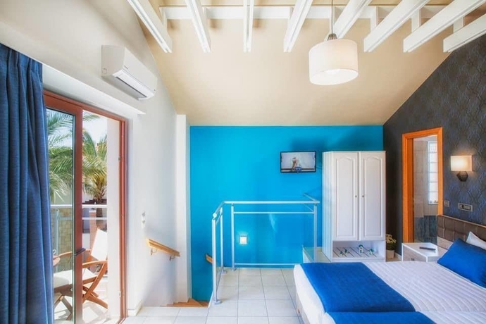 Imagen de la habitación del Hotel Kallitsakis Beach. Foto 7