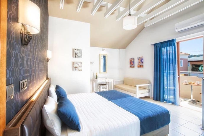 Imagen de la habitación del Hotel Kallitsakis Beach. Foto 11