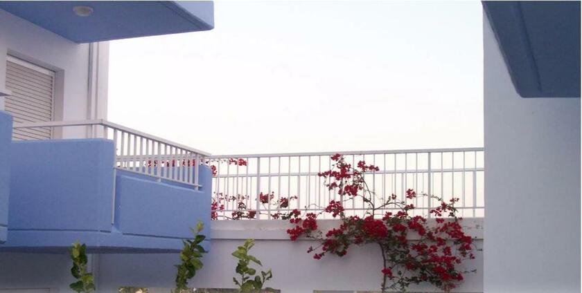 Imagen general del Hotel Kalloudis Apartments. Foto 11