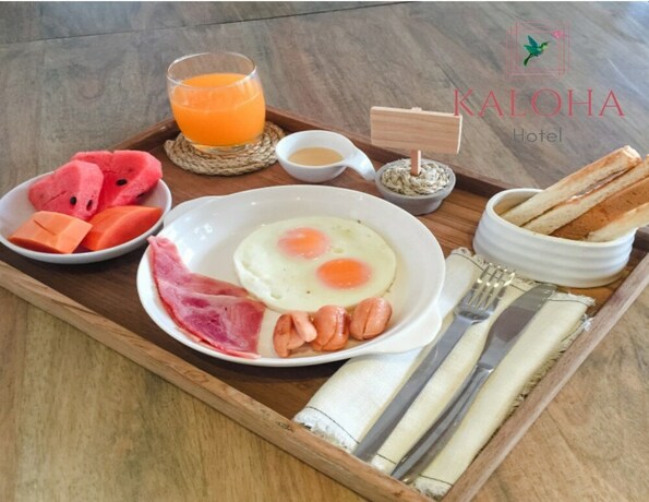 Imagen del bar/restaurante del Hotel Kaloha. Foto 2